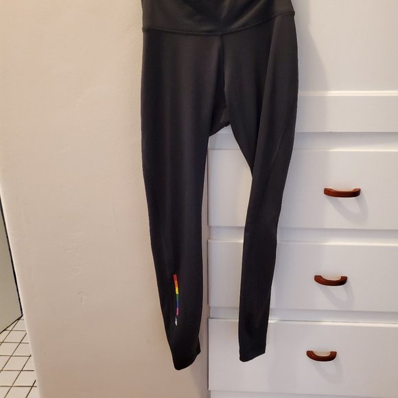 Les Mills PRIDE leggings - Picture 2 of 2